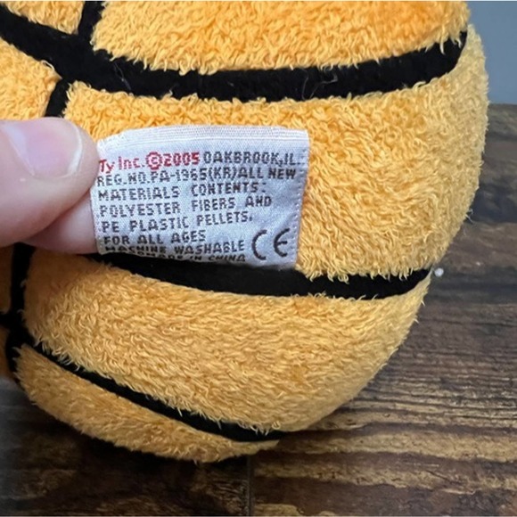 TY Pluffies TyLux 2005 Basketball Plush - Picture 3 of 4